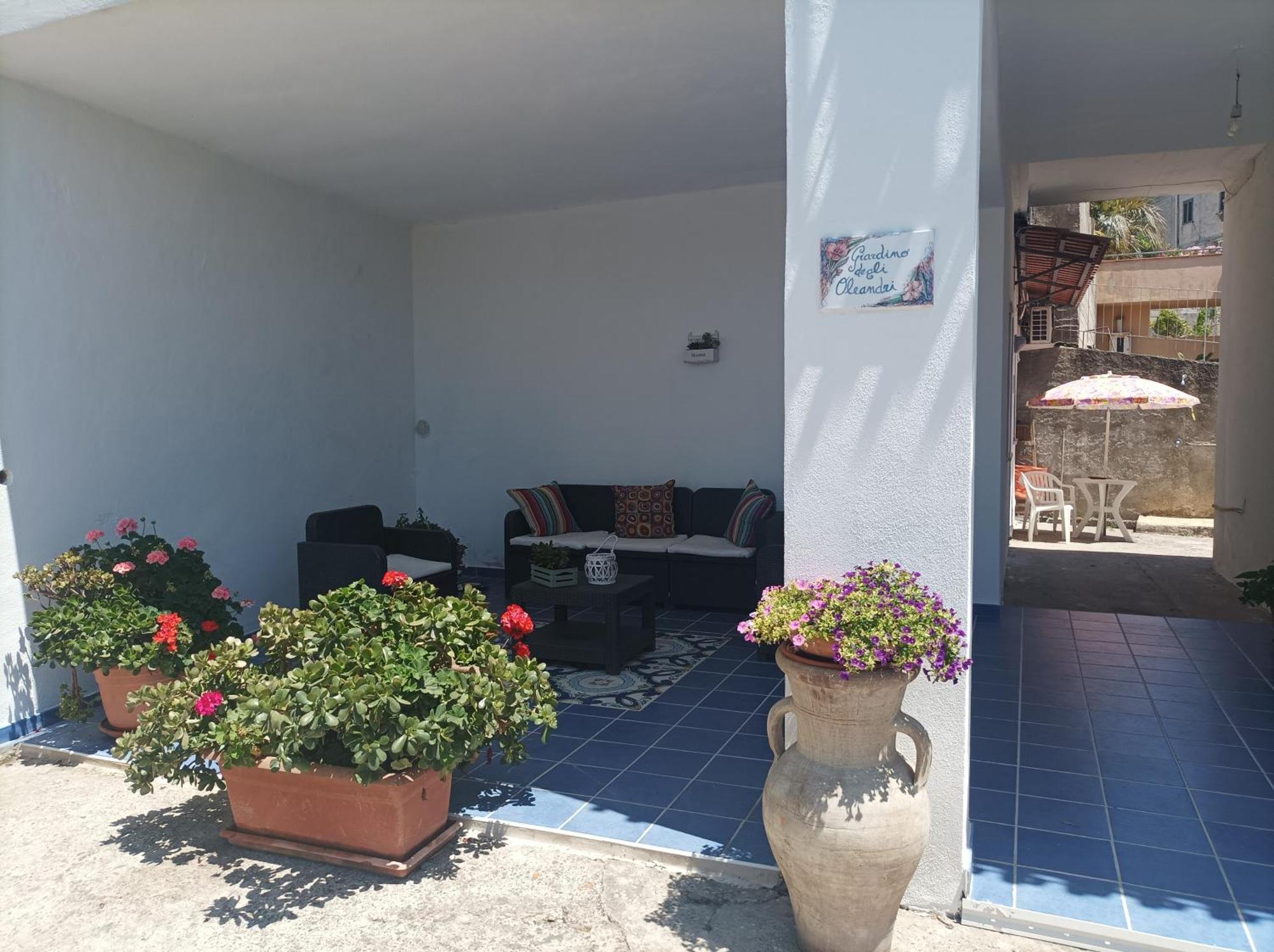 Villa Giardino Degli Oleandri 帕利努罗 外观 照片