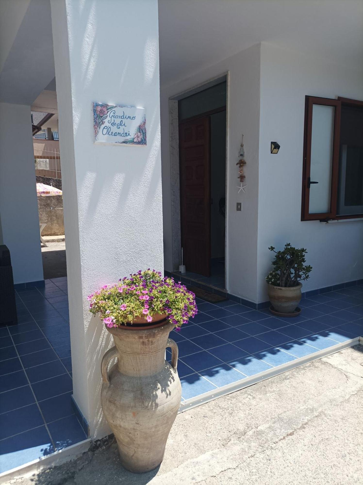 Villa Giardino Degli Oleandri 帕利努罗 外观 照片
